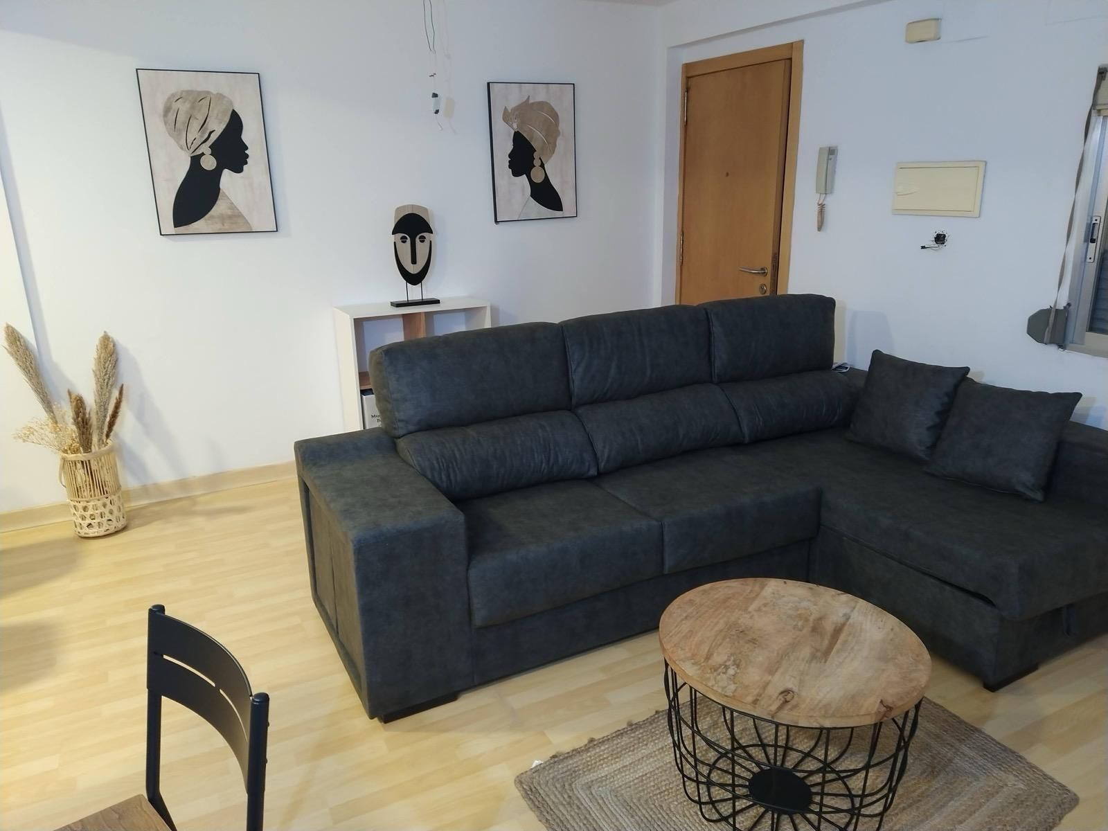 Living room of Flat for sale in Ontinyent  with Parquet flooring, Storage room and Furnished