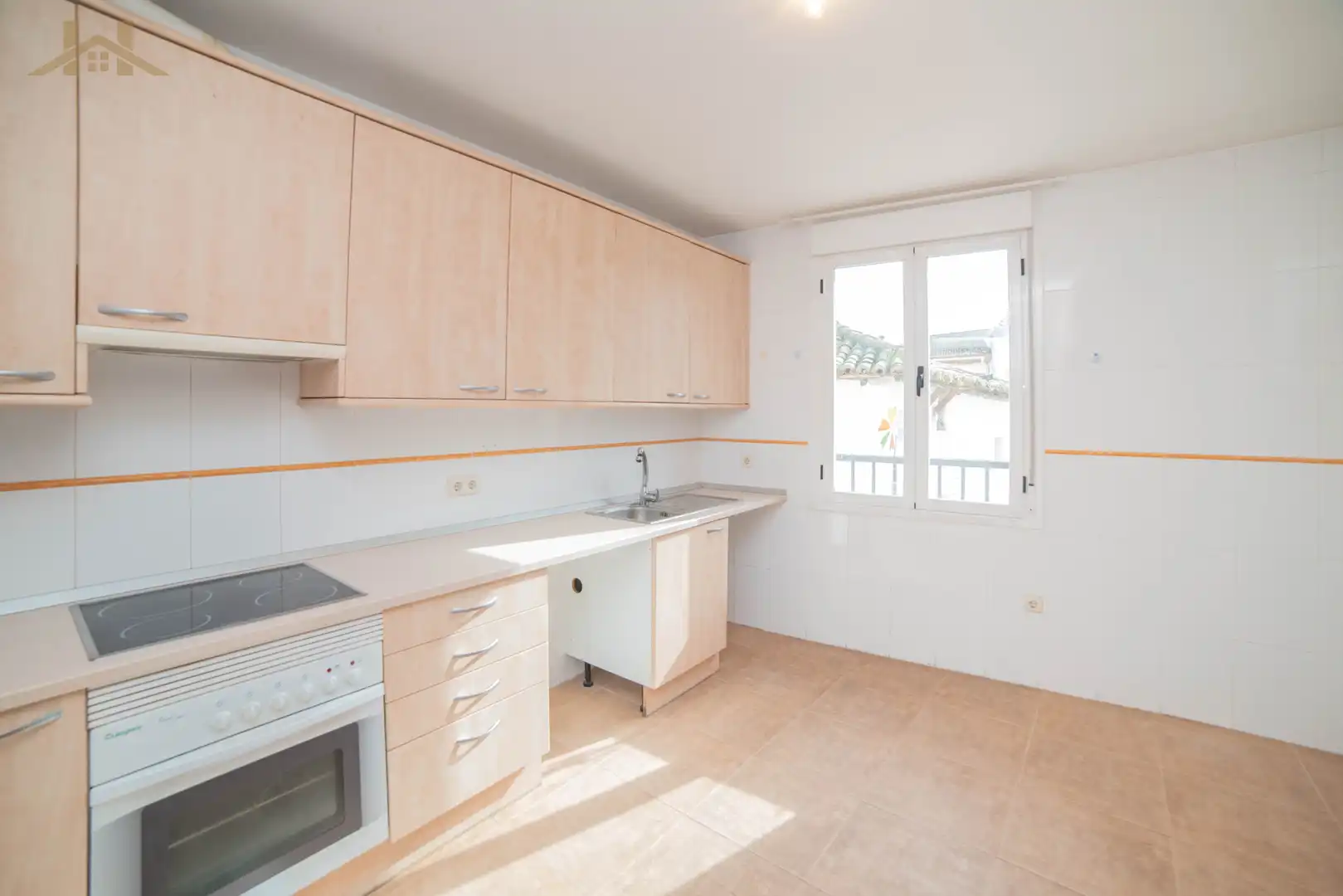Cuina de Dúplex en venda en San Martín de Valdeiglesias amb Aire condicionat, Calefacció i Terrassa