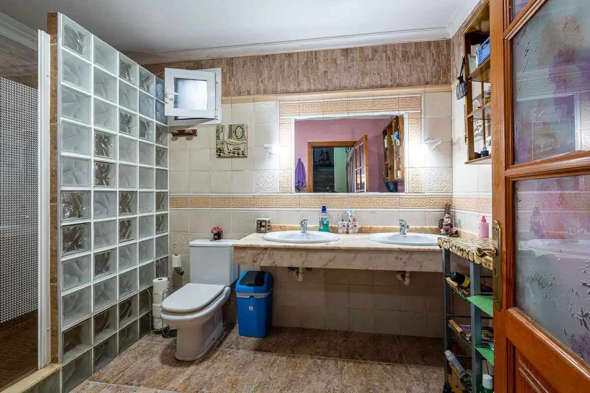 Bany de Casa o xalet en venda en Tías amb Aire condicionat, Traster i Piscina