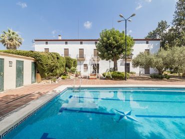 Casa rústica amb piscina en venda a Castellet i la Gornal