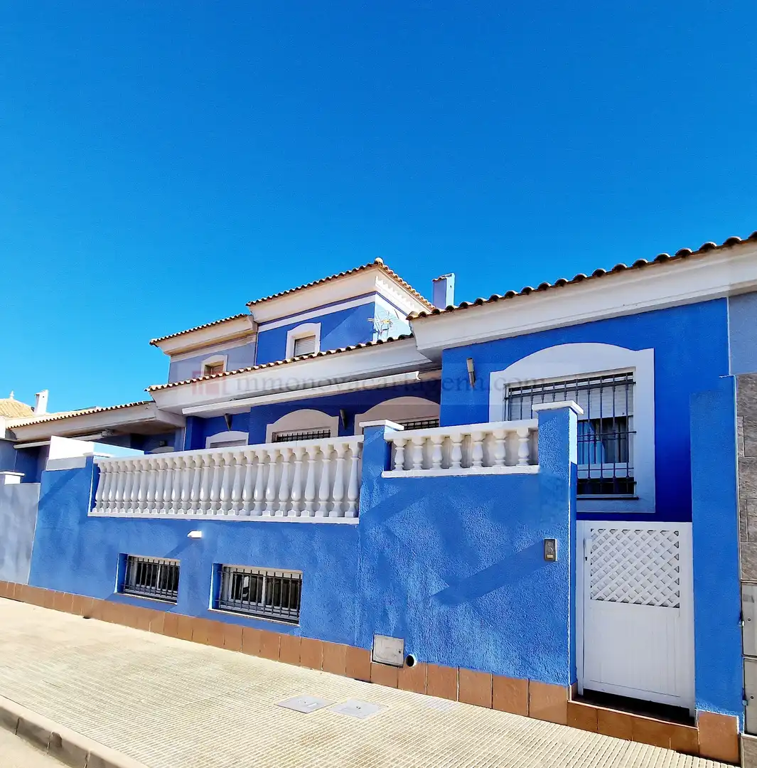 Vista exterior de Casa adosada en venta en Cartagena con Aire acondicionado, Calefacción y Terraza
