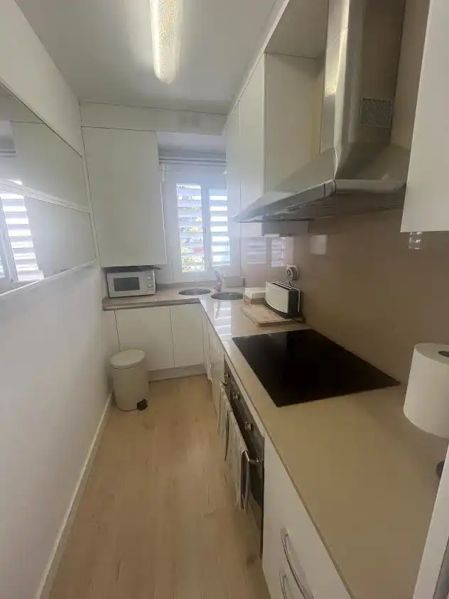 Cocina de Apartamento de alquiler en Sitges con Calefacción, Jardín privado y Terraza