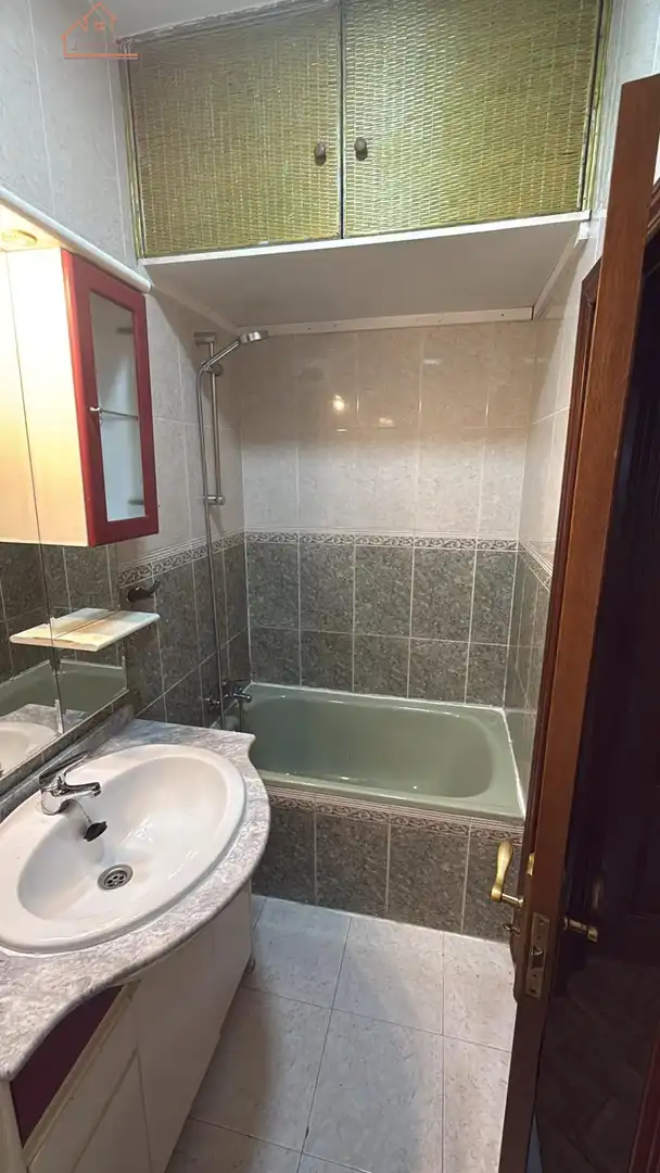 Bathroom of Flat for rent in Madrid  with Heating