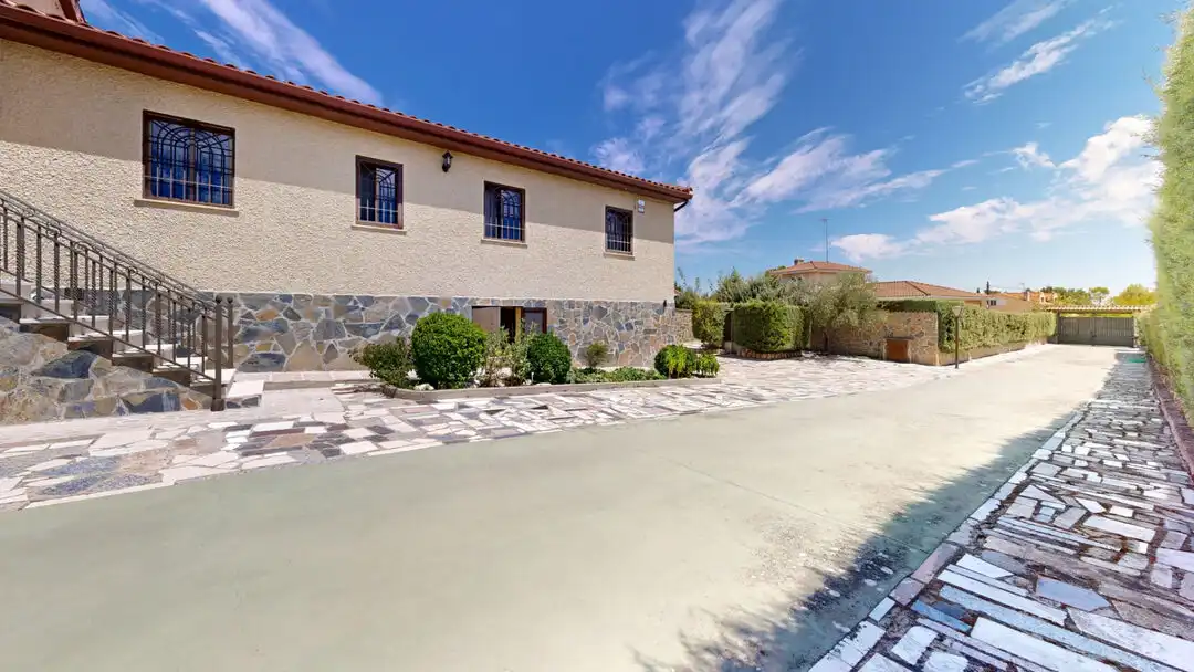 Vista exterior de Casa o chalet en venta en Valdelaguna con Aire acondicionado, Calefacción y Terraza