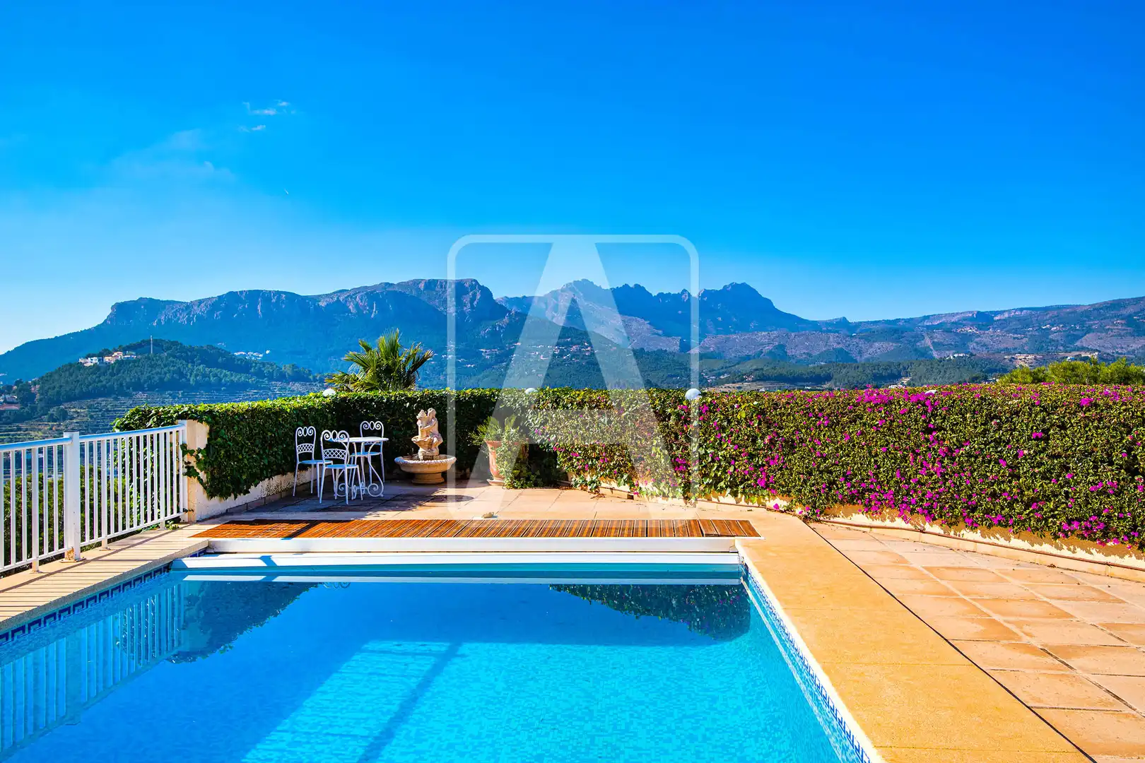 Swimming pool of Houses for sale in Calpe / Calp  with Air Conditioner, Heating and Private garden