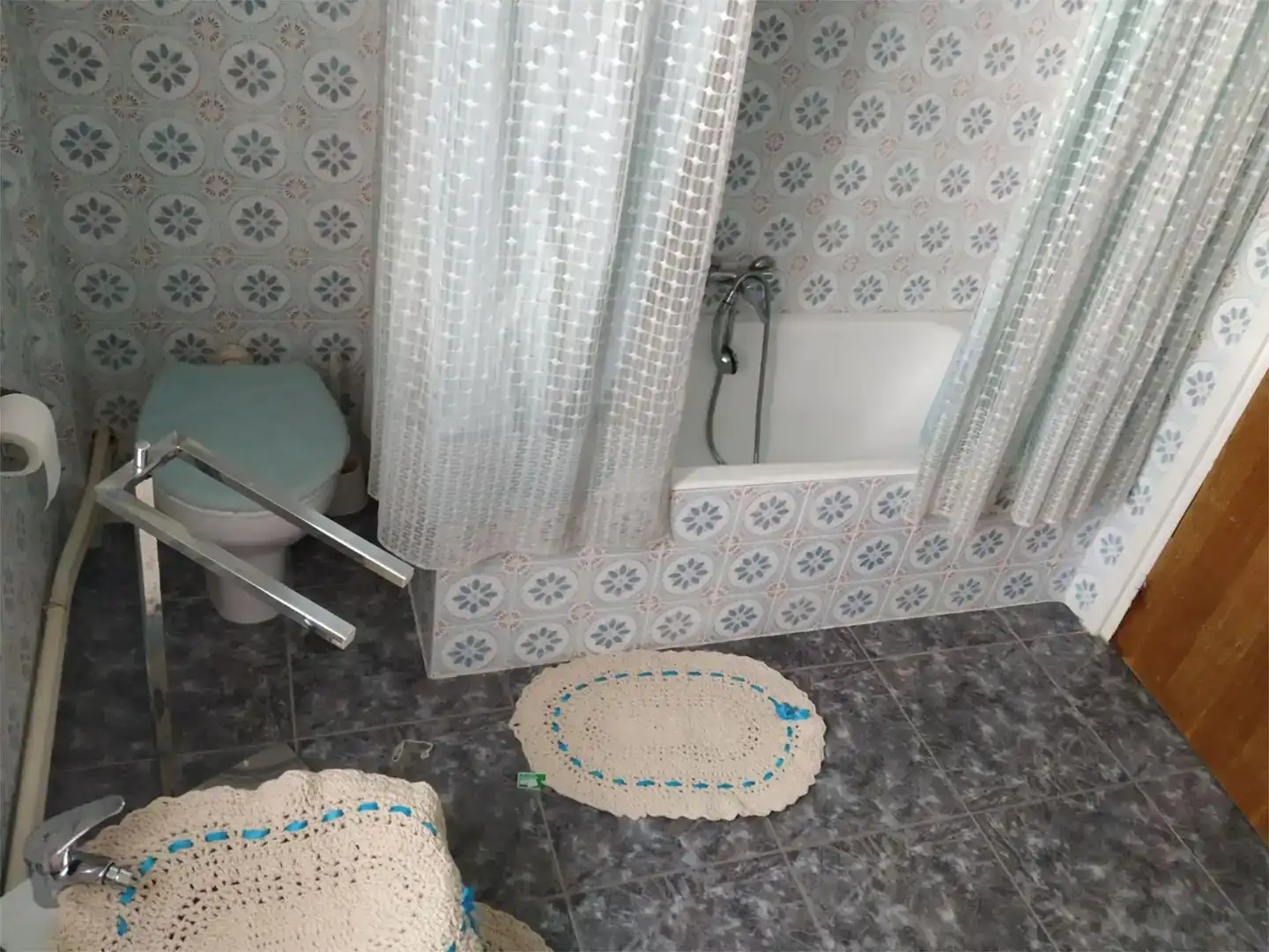 Bany de Casa adosada en venda en Mota del Cuervo amb Aire condicionat