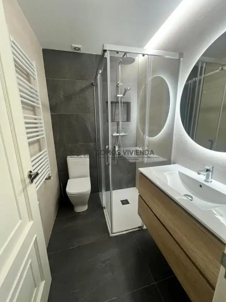 Bany de Apartament en venda en Ourense Capital  amb Calefacció