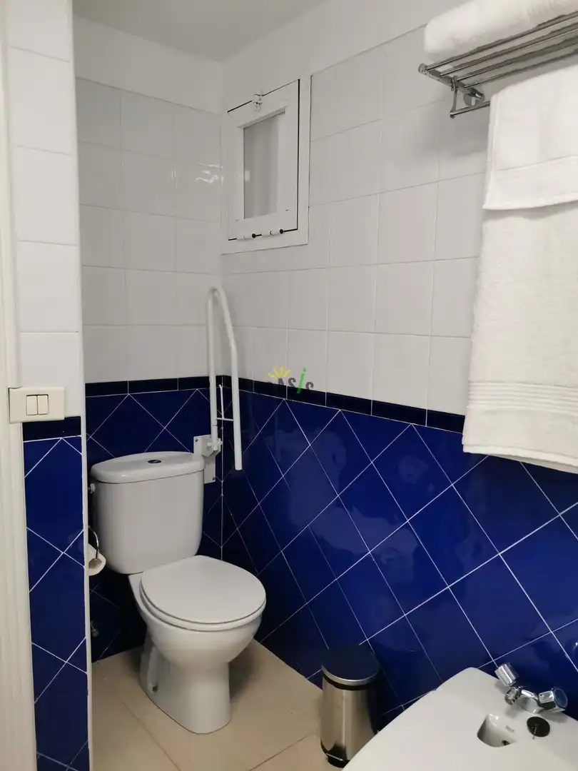 Bany de Pis de lloguer en Santa Cruz de Tenerife amb Moblat