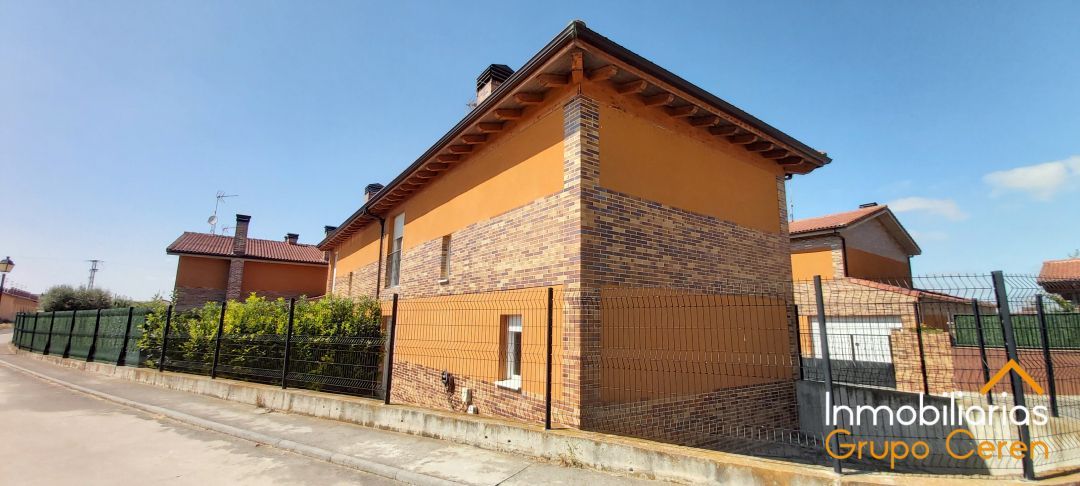 Single-family semi-detached for sale in Herramélluri