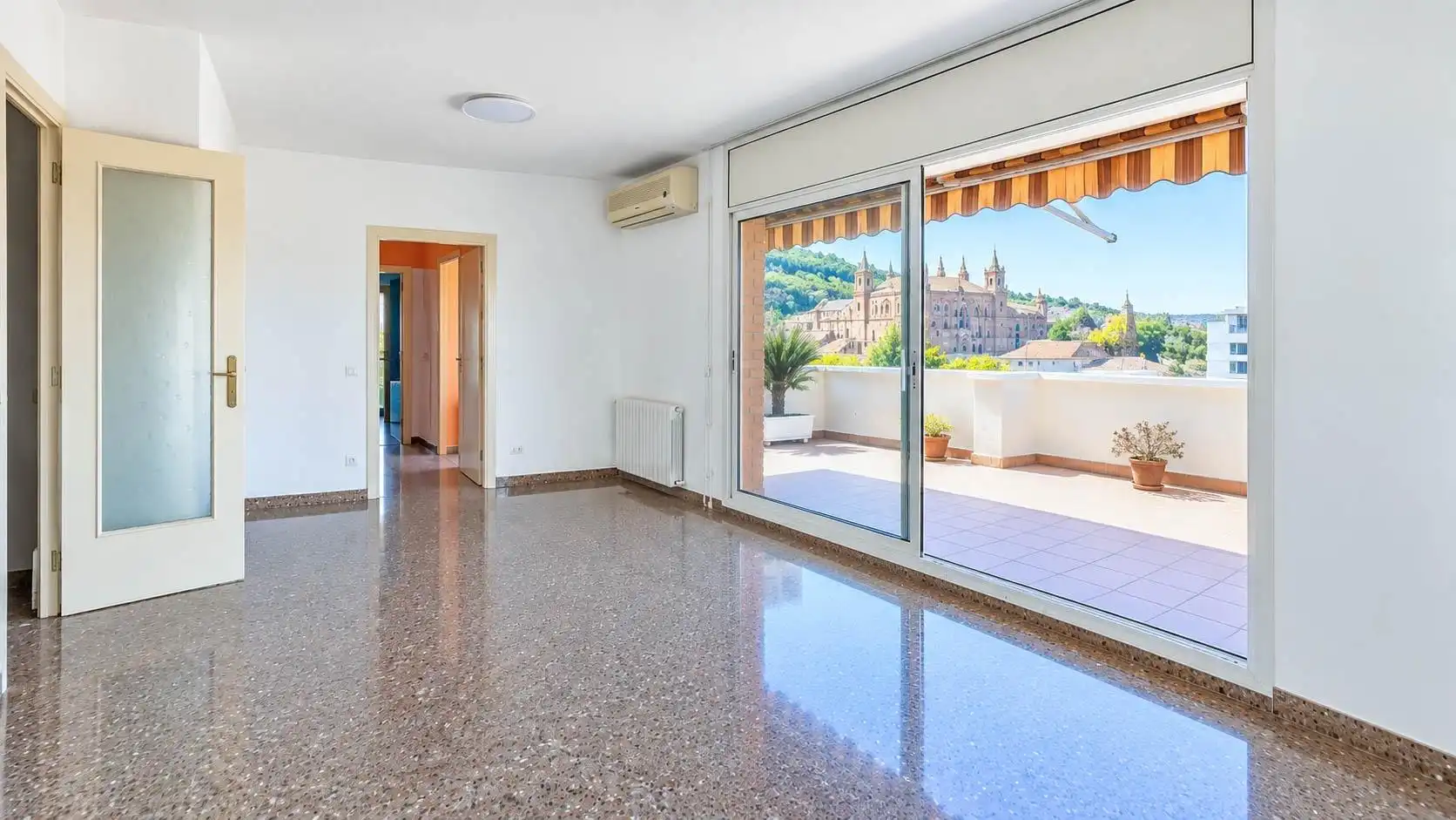 Sala de estar de Ático en venta en Barcelona con Calefacción y Terraza