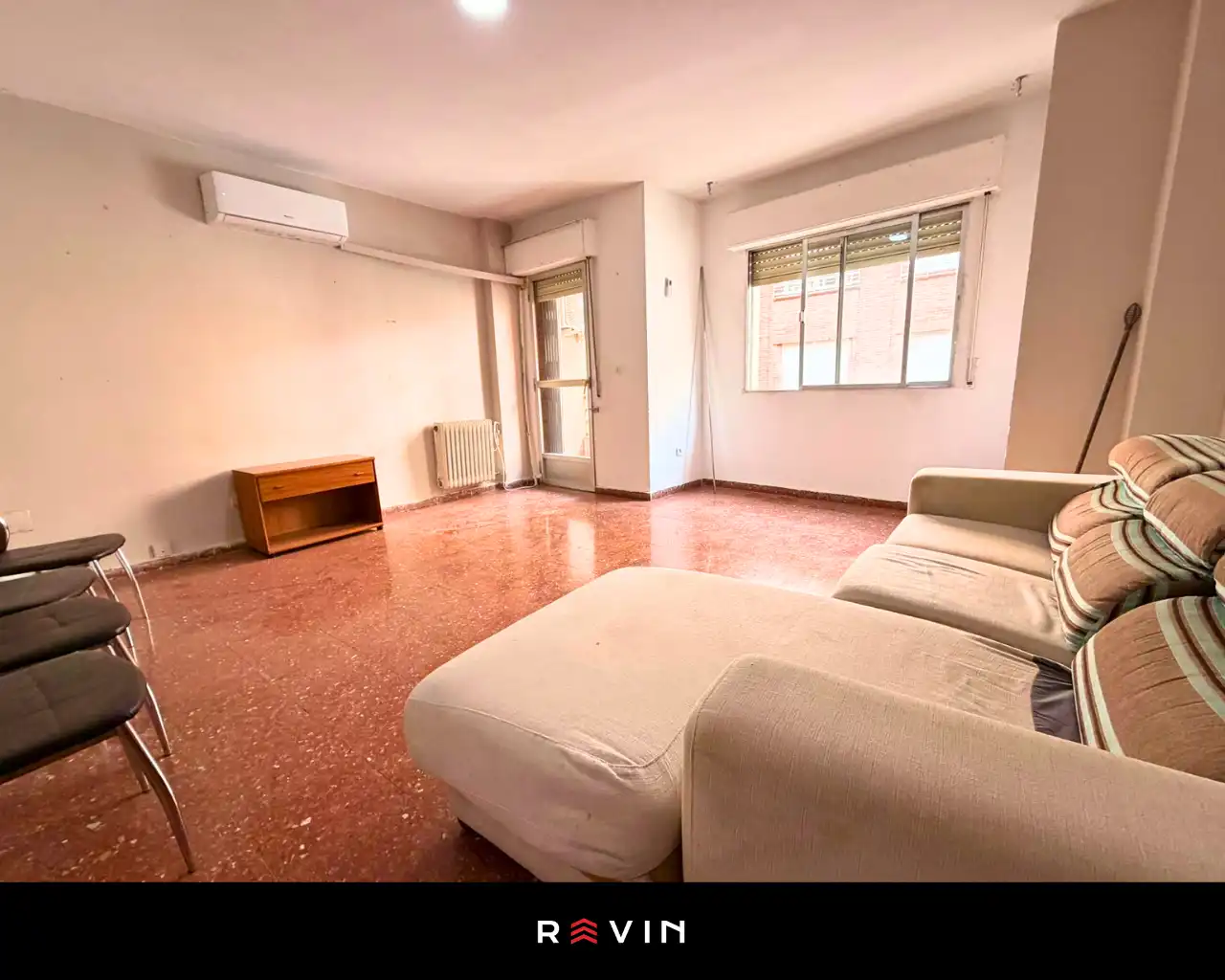 Sala de estar de Piso en venta en Jaén con Aire acondicionado, Calefacción y Amueblado