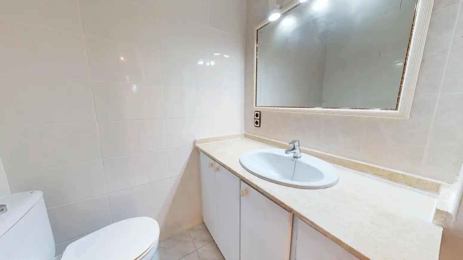 Baño de Piso en venta en Torrent con Balcón