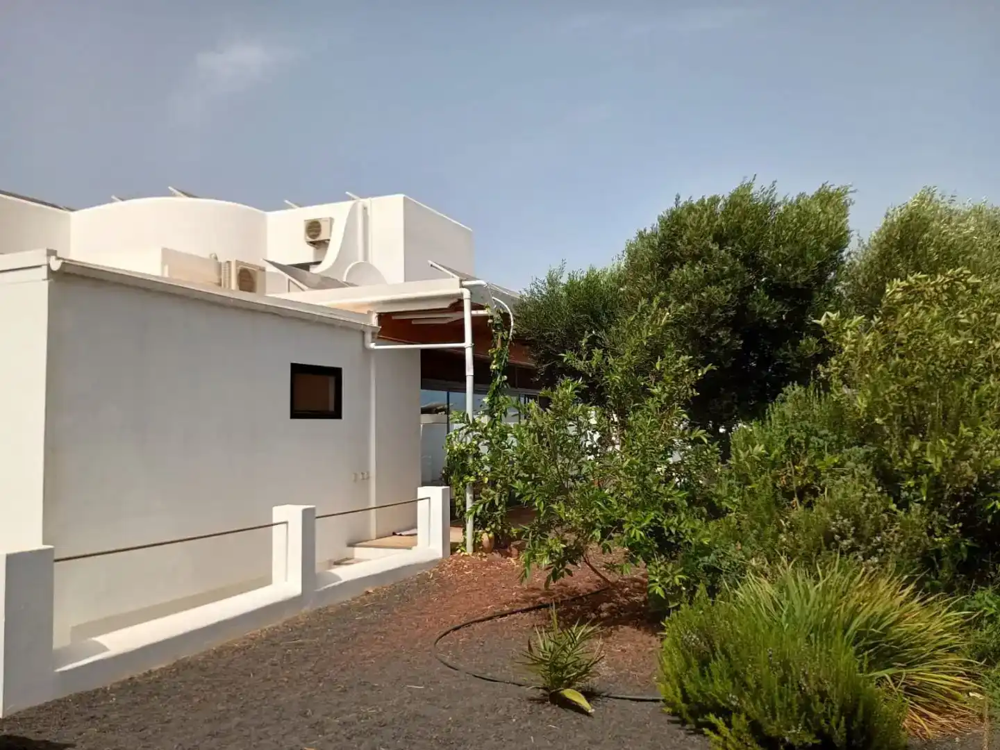 Vista exterior de Casa o xalet en venda en Yaiza amb Aire condicionat i Balcó