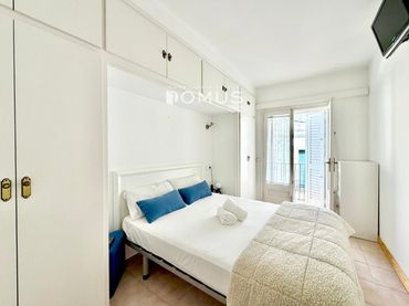 Flat with balcony to rent in Nucli Antic