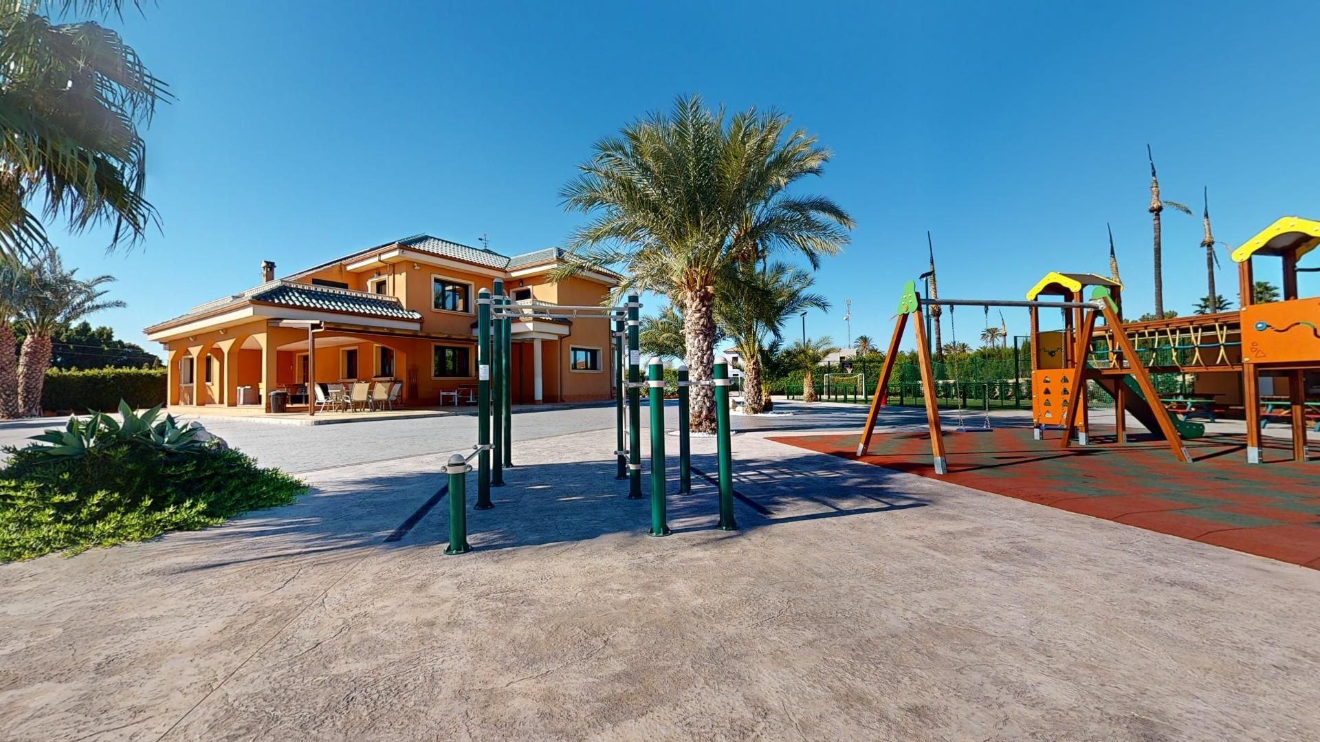 Vista exterior de Casa o xalet en venda en Elche / Elx amb Aire condicionat, Calefacció i Jardí privat