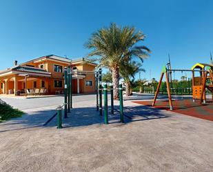 Vista exterior de Casa o xalet en venda en Elche / Elx amb Aire condicionat, Calefacció i Jardí privat