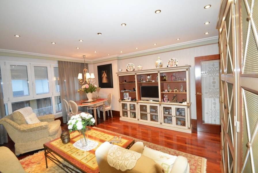 Living room of Flat for sale in Orihuela  with Air Conditioner, Heating and Parquet flooring