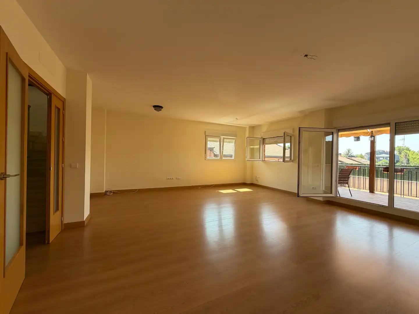 Sala de estar de Casa o chalet en venta en Colmenar Viejo con Calefacción, Jardín privado y Terraza