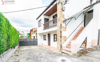 Vista exterior de Casa o xalet en venda en Polanco amb Terrassa i Balcó