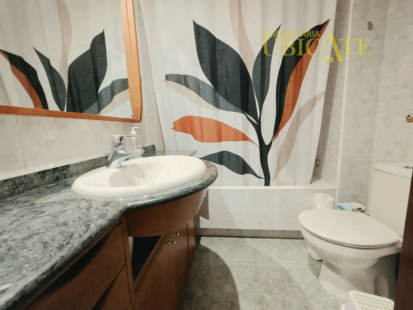 Baño de Piso en venta en Castro-Urdiales con Calefacción, Parquet y Trastero
