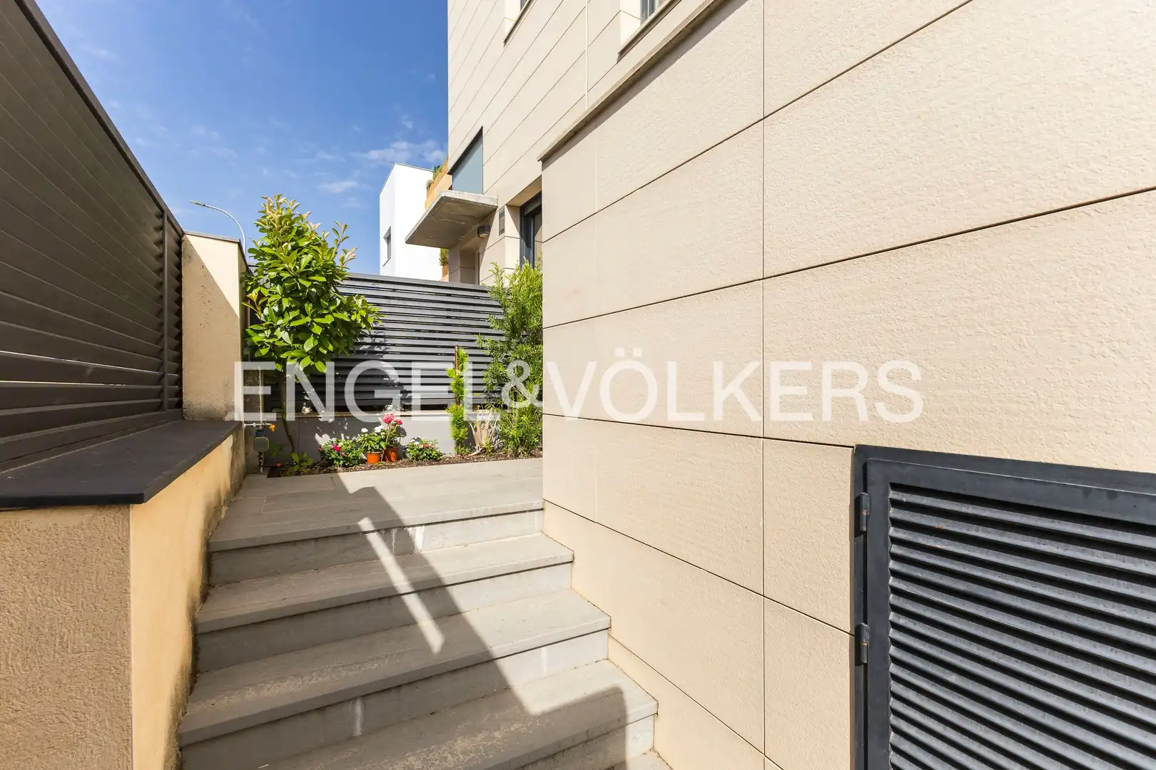 Terrace of Detached homes for rent in Madrid  with Air Conditioner, Heating and Private garden