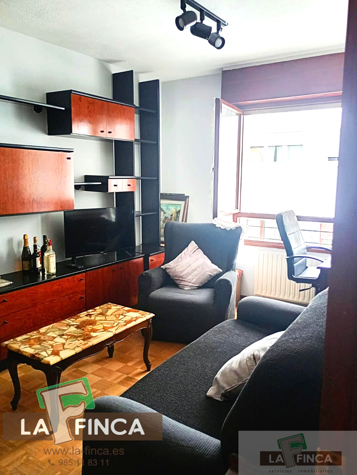 Sala de estar de Apartamento de alquiler en Oviedo 