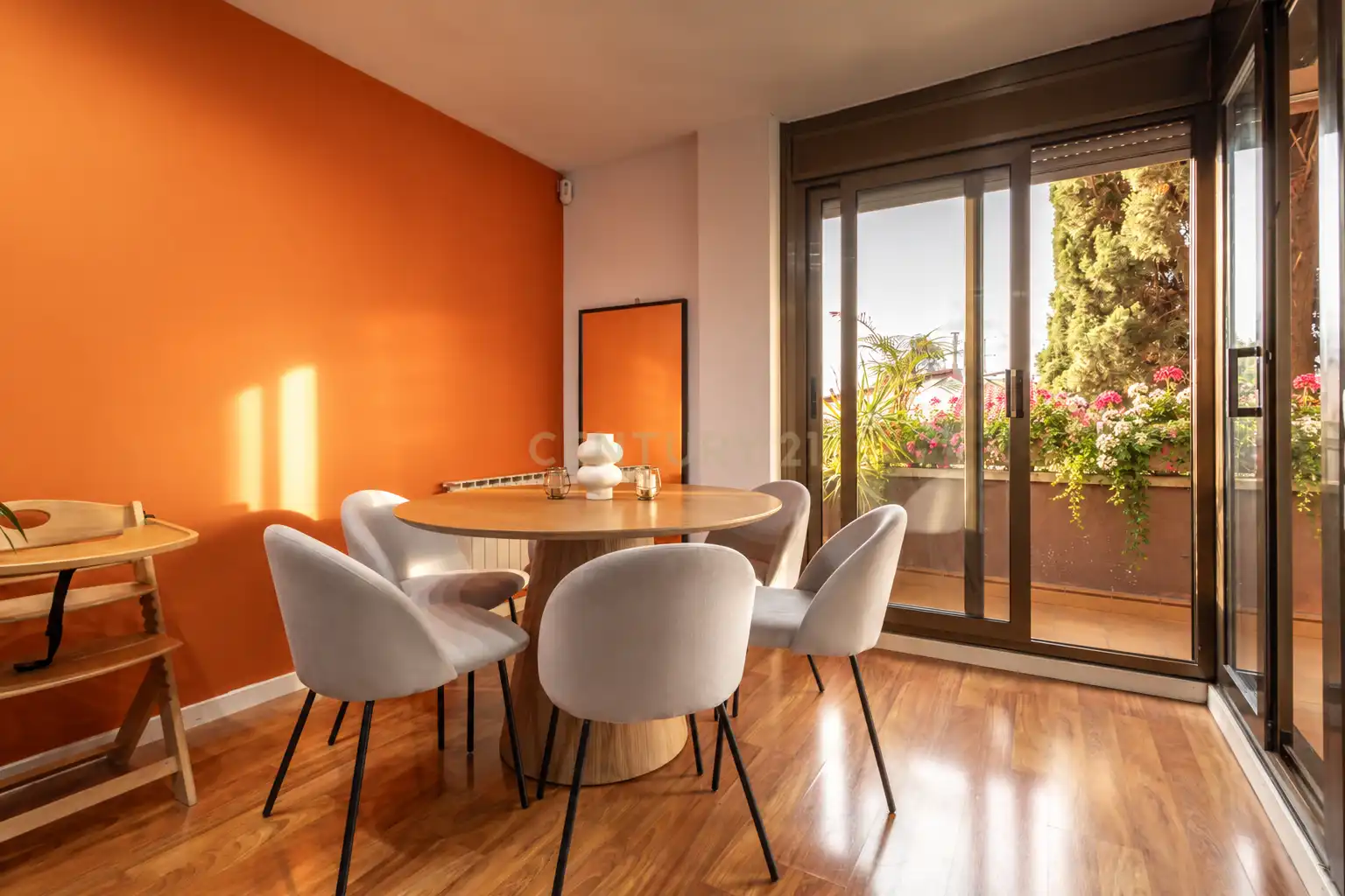 Apartment with terrace for sale in Avinguda del Pla del Vent, Sant Joan Despí, Spain, imagen 4