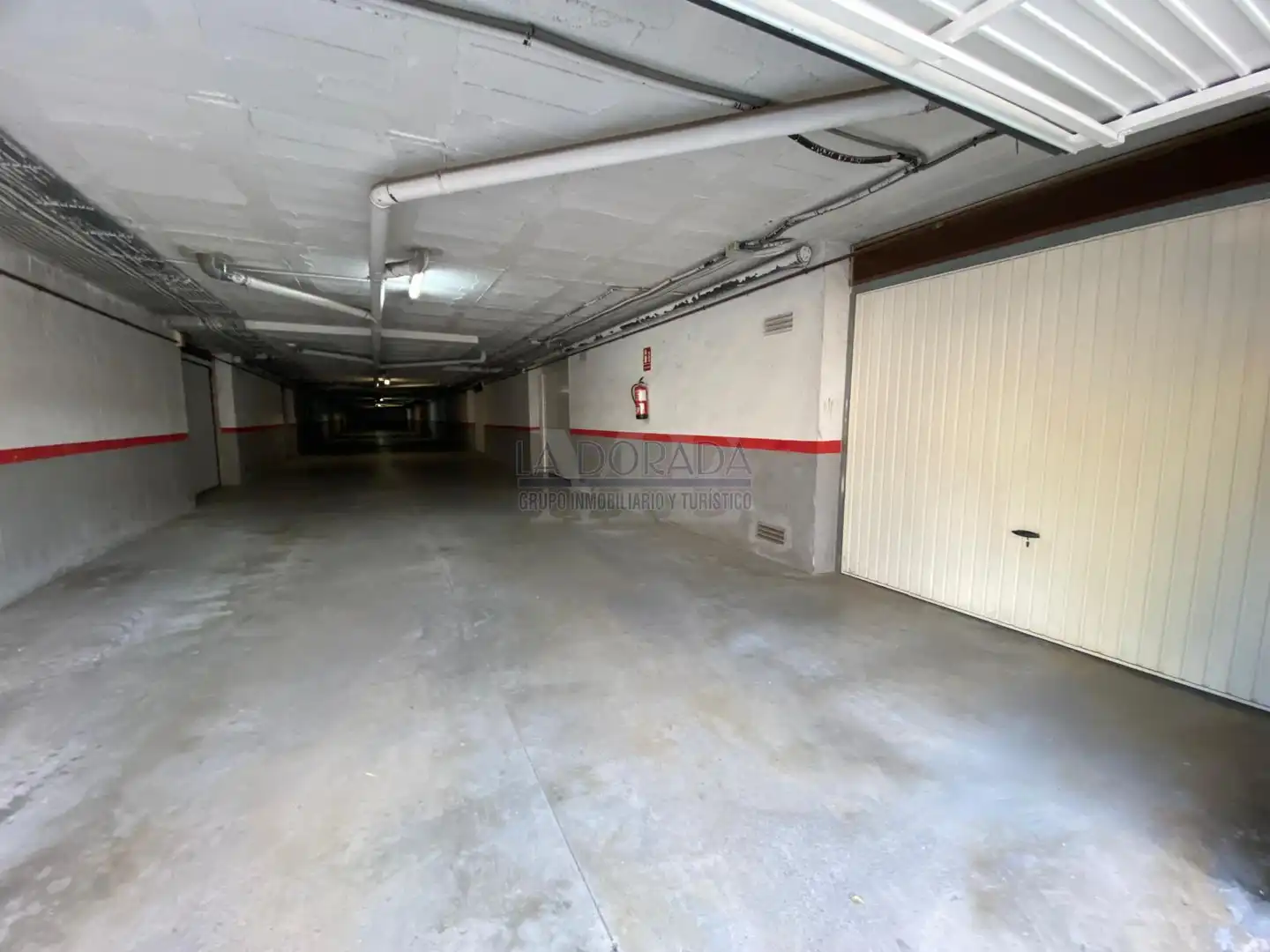 Parking de Casa adosada en venta en Cambrils con Aire acondicionado, Calefacción y Jardín privado