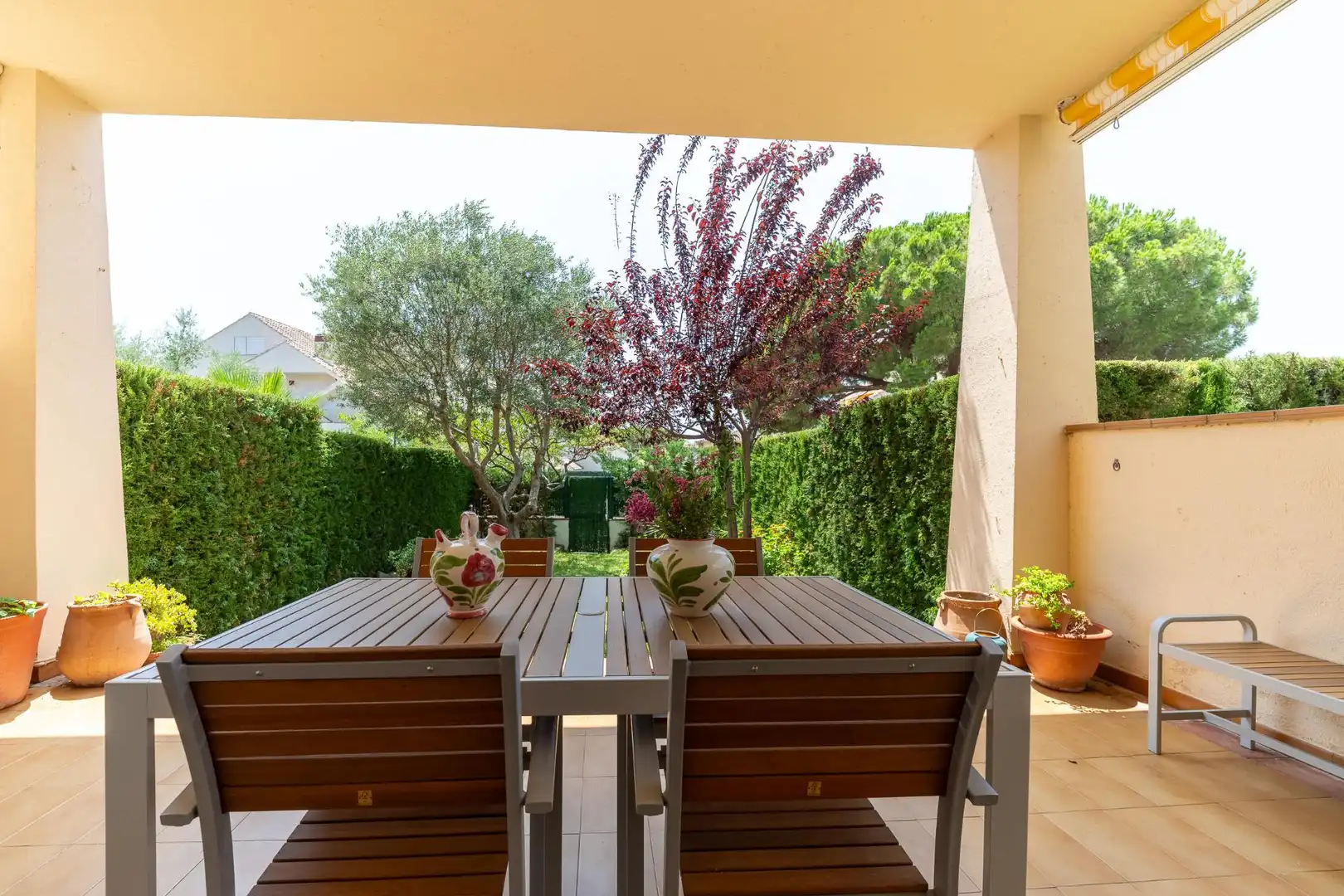 Terrasse von Erdgeschoss zur Miete in Castell d'Aro, Platja d'Aro i s'Agaró mit Klimaanlage, Heizung und Privatgarten