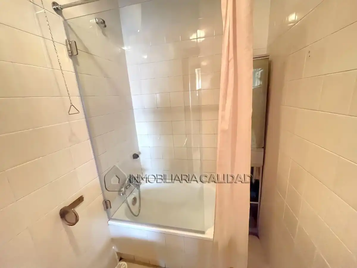 Bathroom of Flat for rent in Burgos  with Heating and Furnished