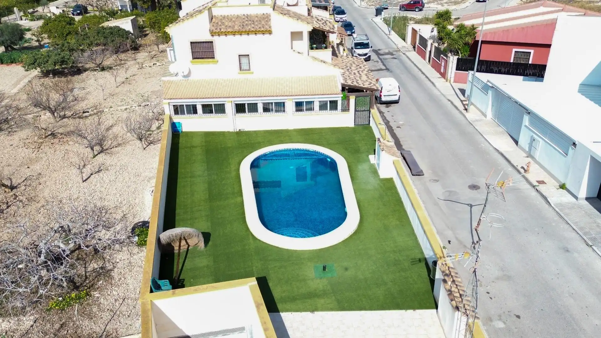 Swimming pool of Houses for sale in Callosa de Segura  with Air Conditioner, Private garden and Terrace