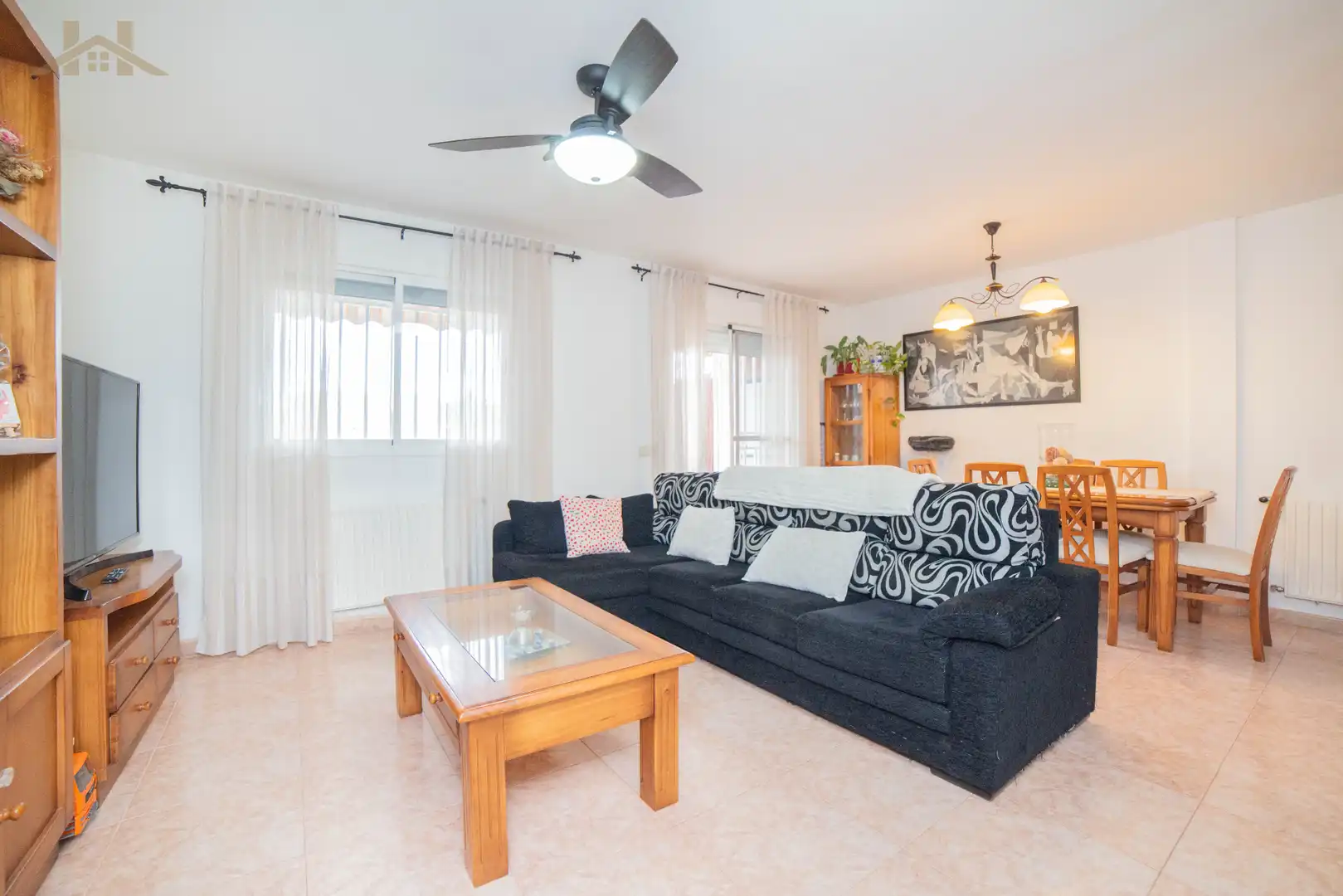 Sala de estar de Casa adosada en venta en Ciempozuelos con Aire acondicionado, Calefacción y Jardín privado