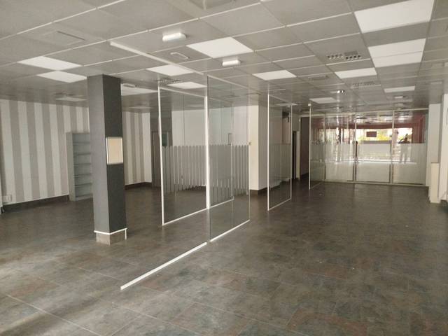 Local comercial en Alquiler en Restón I - Restón II