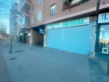 Local comercial de lloguer a MARIA FORTUNY