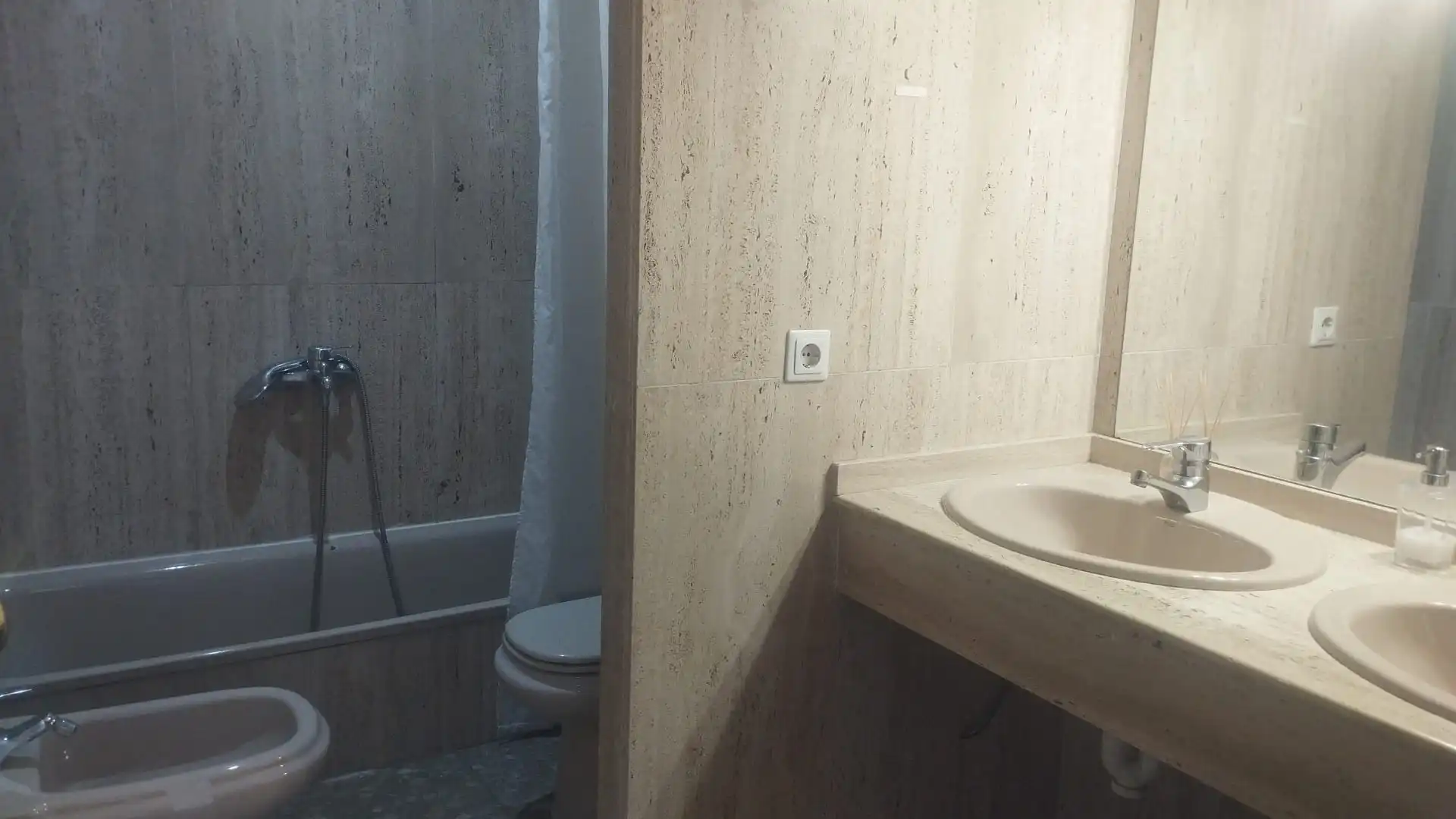 Ático de alquiler en Paseo de la Victoria, Zona Centro