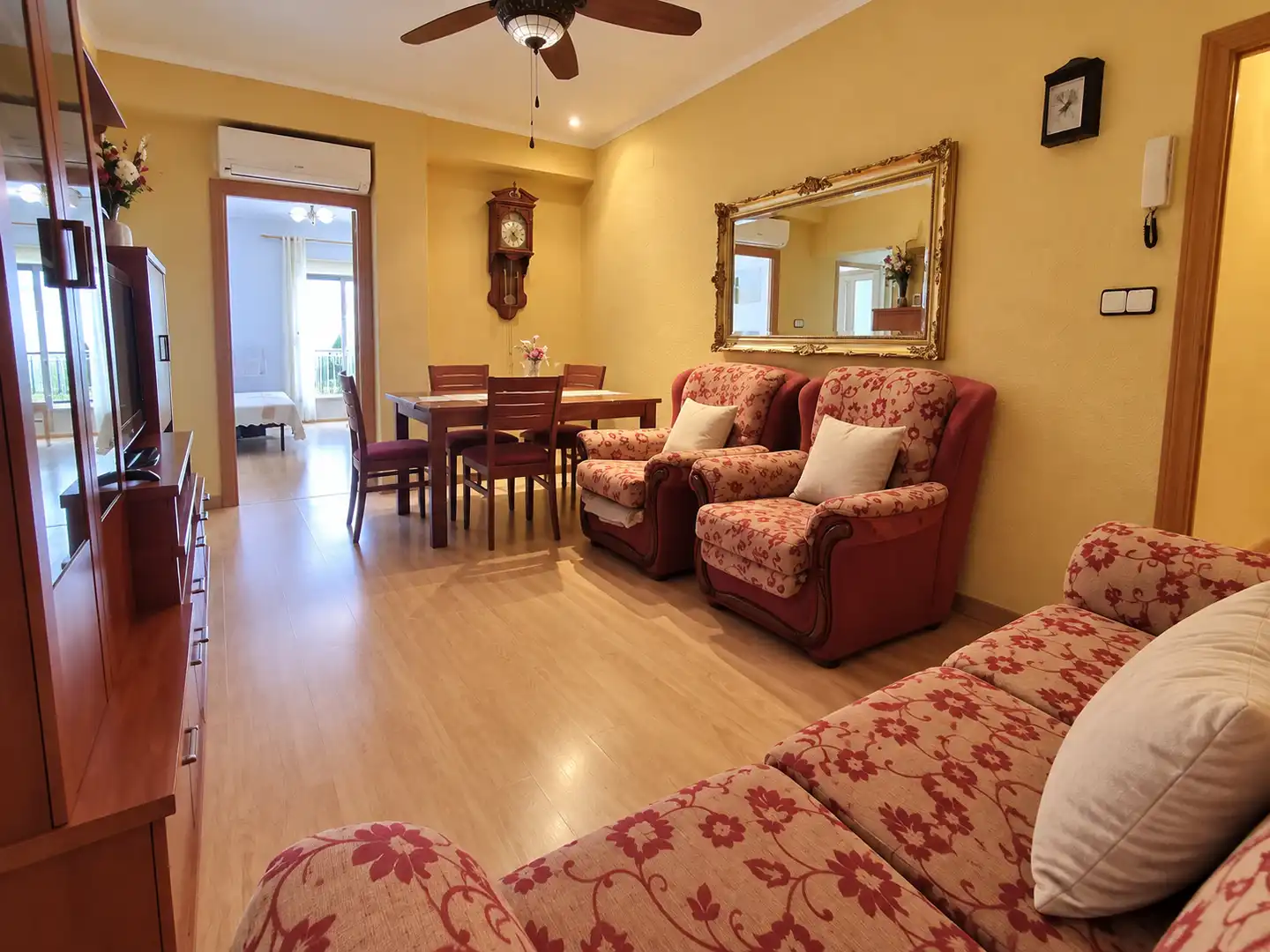 Flat with terrace for sale in Calle de Pedro Laborde