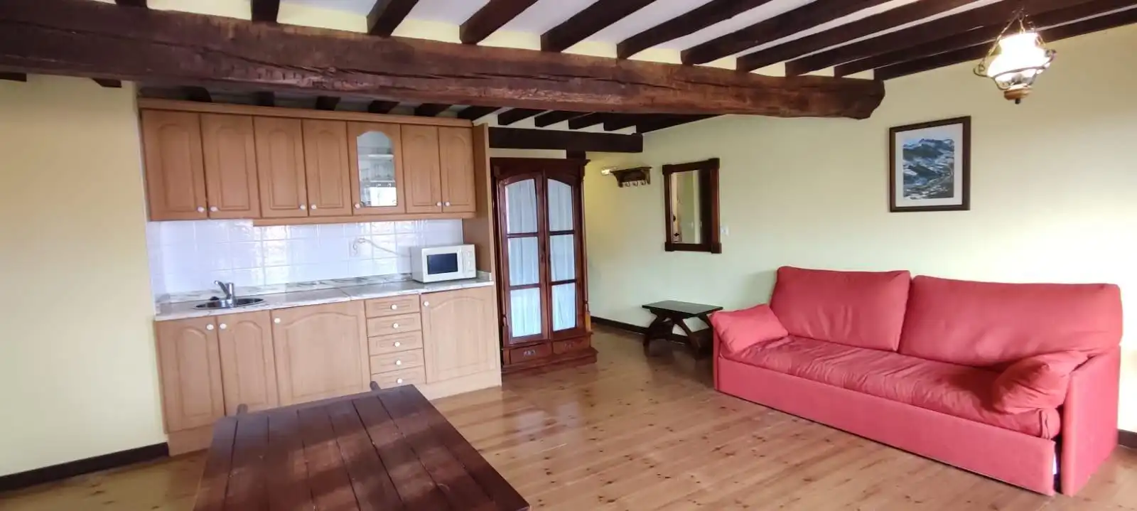 Sala d'estar de Àtic en venda en Santillana del Mar amb Calefacció, Terrassa i Balcó
