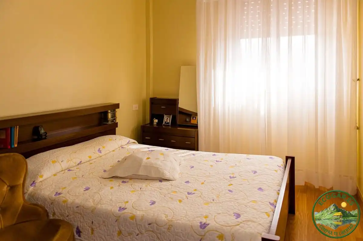 Bedroom of Flat for rent in Toreno  with Heating, Parquet flooring and Terrace