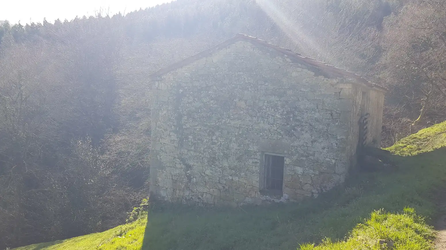 Vista exterior de Pis en venda en Riotuerto amb Jardí privat