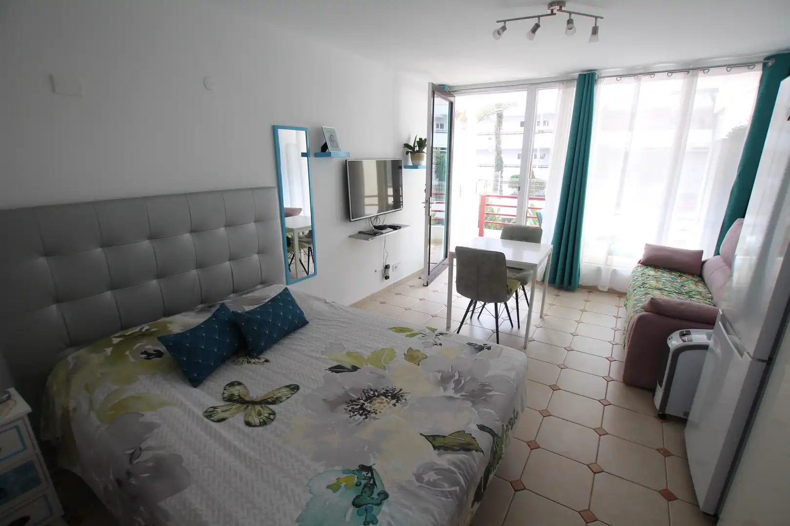 Habitación de Apartamento en venta en Adeje con Terraza, Amueblado y Piscina comunitaria