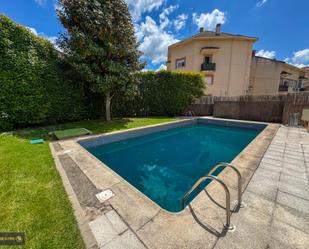 Piscina de Casa adosada en venda en El Molar (Madrid) amb Calefacció, Jardí privat i Terrassa