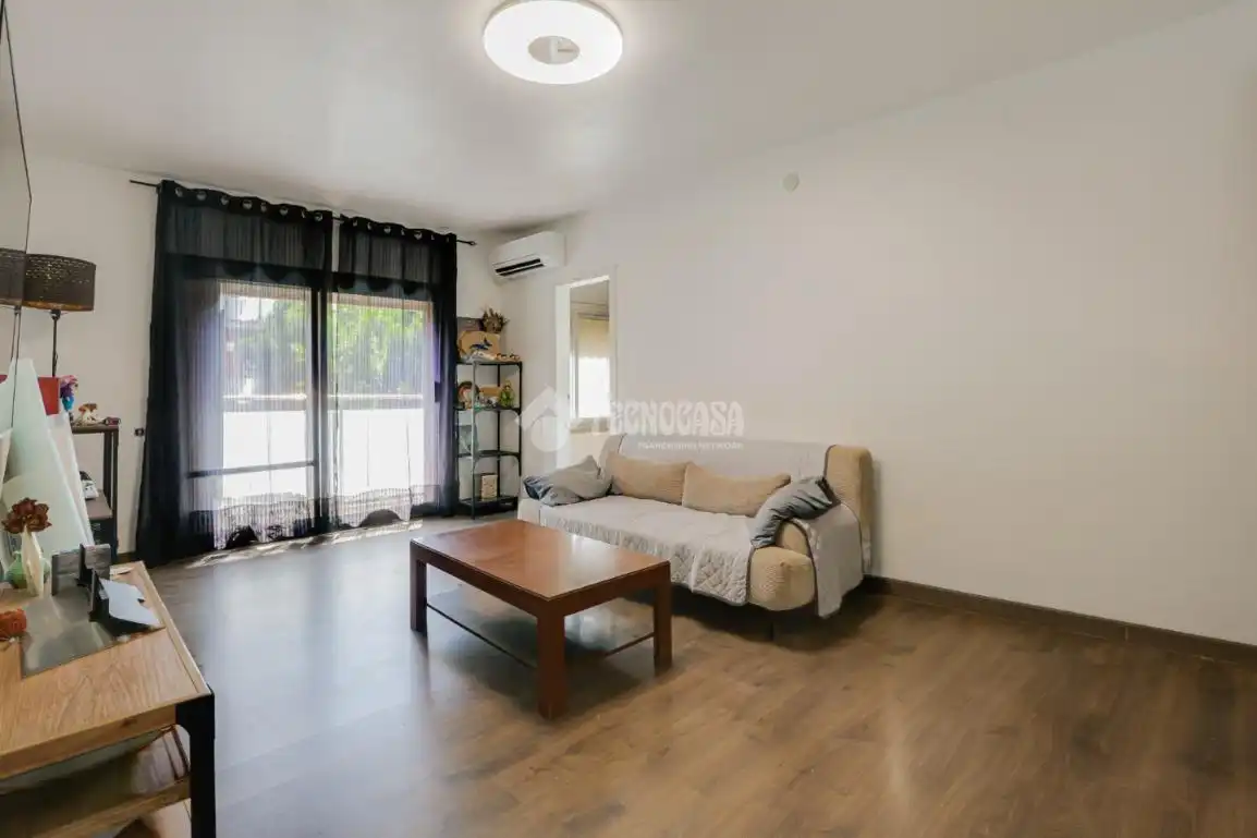 Sala de estar de Piso en venta en Barcelona con Aire acondicionado, Parquet y Balcón
