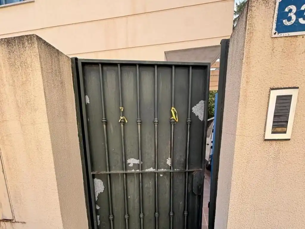 Vista exterior de Casa adosada en venta en Alhaurín de la Torre con Alarma y Piscina comunitaria
