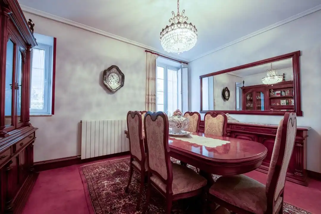 Comedor de Piso en venta en El Astillero   con Calefacción