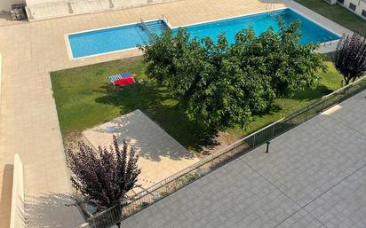 Piscina de Planta baixa en venda en Vilanova i la Geltrú amb Aire condicionat, Calefacció i Terrassa