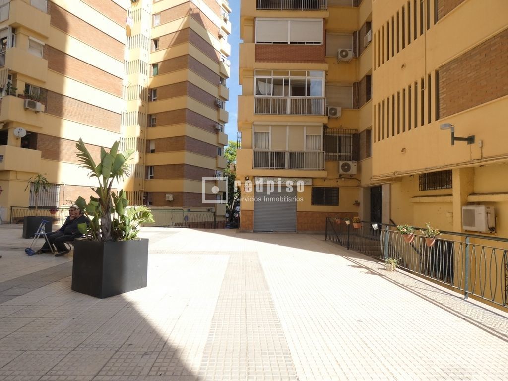 Vista exterior de Local en venda en Málaga Capital
