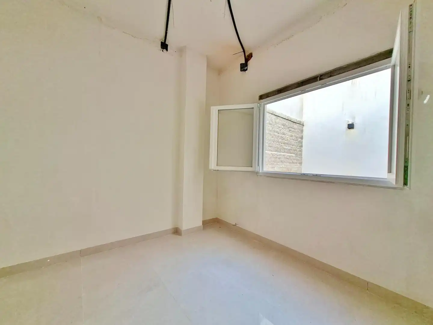 Commercial properties for sale in Roquetas de Mar