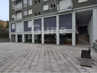 Locale commerciale in vendita a BIKUÑA