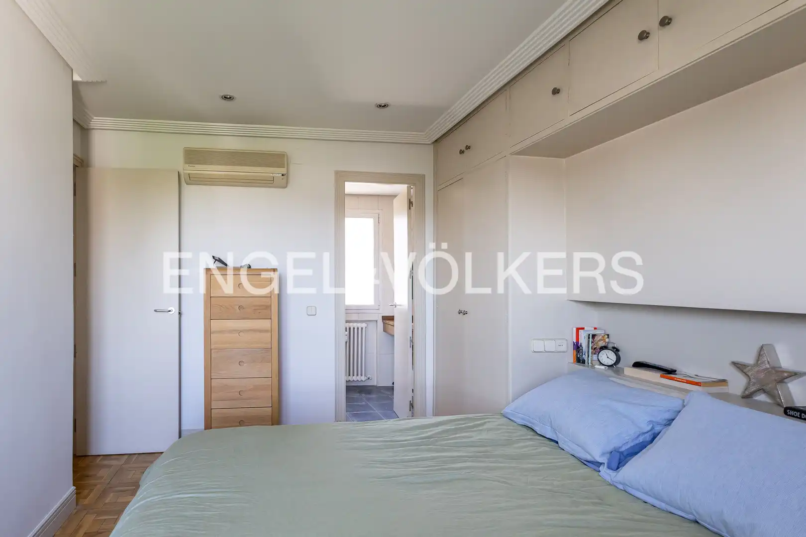 Schlafzimmer von Wohnung zum Verkauf in Madrid mit Klimaanlage, Heizung und Privatgarten