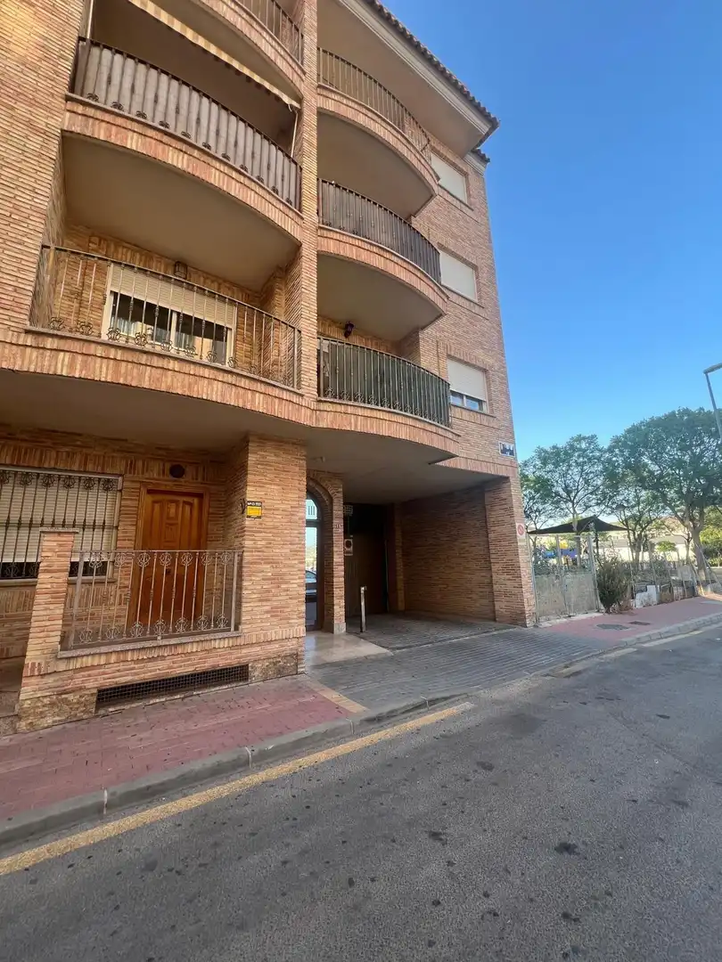 Vista exterior de Pis en venda en Murcia amb Traster i Balcó